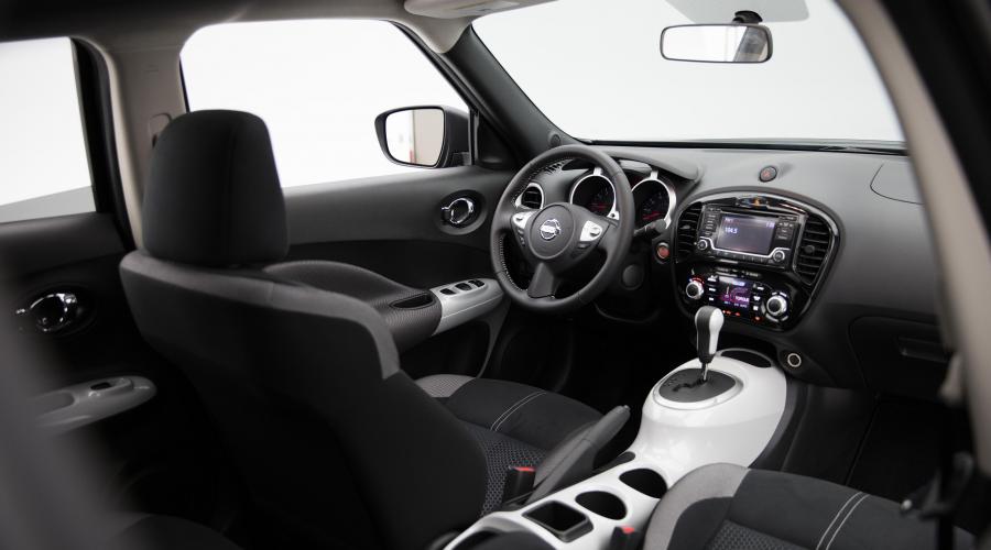 Торпедо Nissan Juke Black Pearl 2016 года  (NA) (фото 5 из 8)